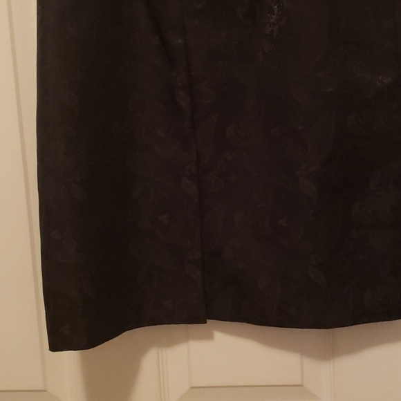 Suit - Picture 5 of 5